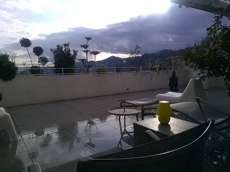 Réfection d’une jardinière sur une terrasse d’un appartement à Marseille